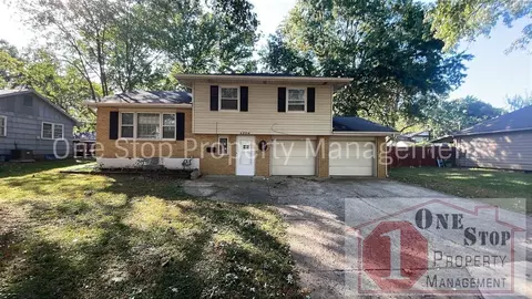 4204 S Osage St, Independence, MO 64055