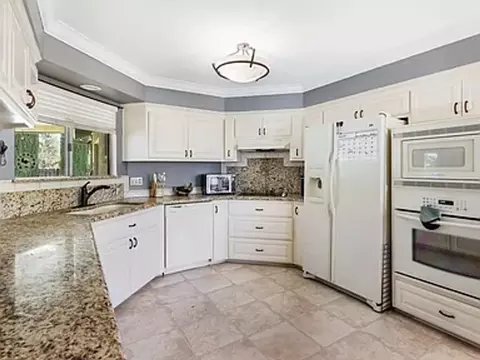 2175 Glengary Dr, Redding, CA 96001 photo 5