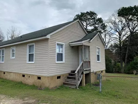 2223 Ireland Dr # B, Fayetteville, NC 28306