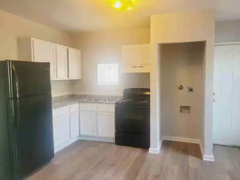 510 S Pine St #1, San Antonio, TX 78203