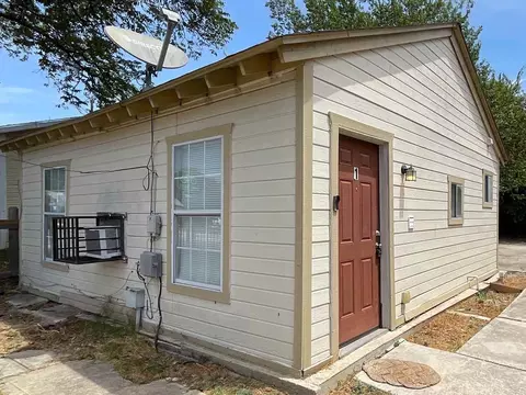 510 S Pine St #1, San Antonio, TX 78203