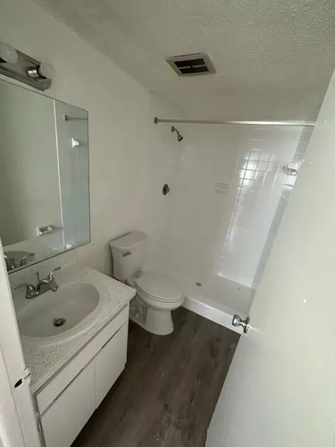 4824 E Busch Blvd, Tampa, FL 33617