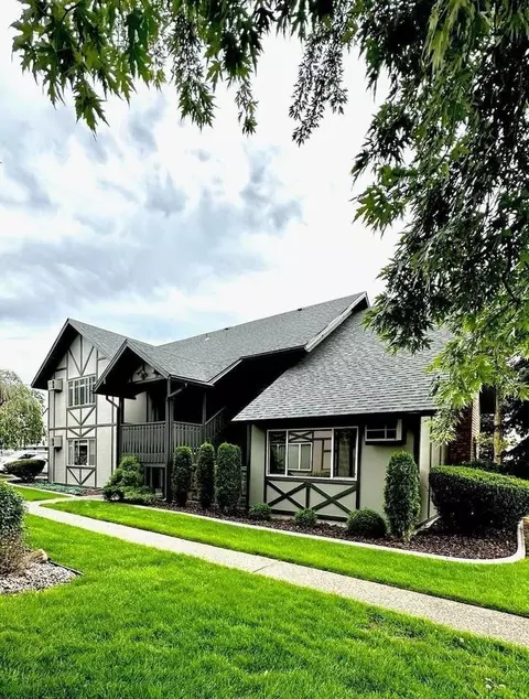 102 E Weile Ave, Spokane, WA 99208