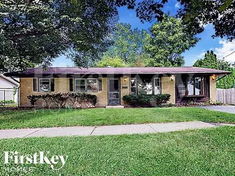 10 California Ave, Carpentersville, IL 60110