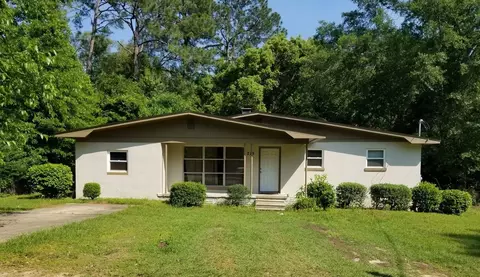 215 Bamboo Dr, Tallahassee, FL 32304