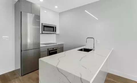 4320 52nd St #3E, New York, NY 11377