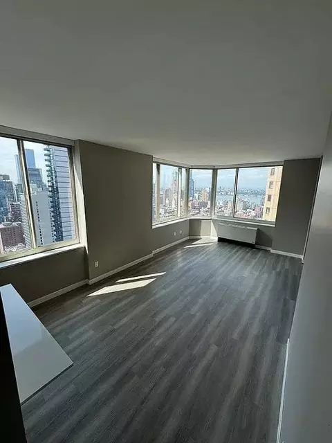 Undisclosed, New York, NY 10019