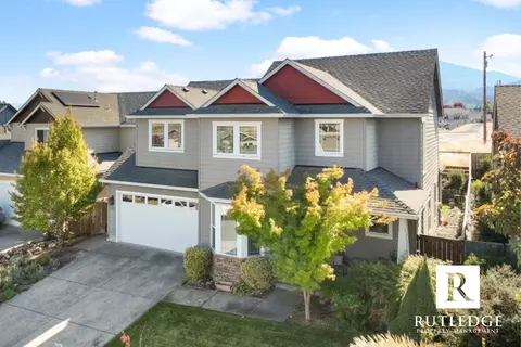 172 Willow Springs Dr, Talent, OR 97540