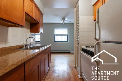 510 W Briar Pl #406, Chicago, IL 60657