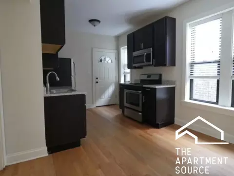 n ashland ave, Chicago, IL 60613