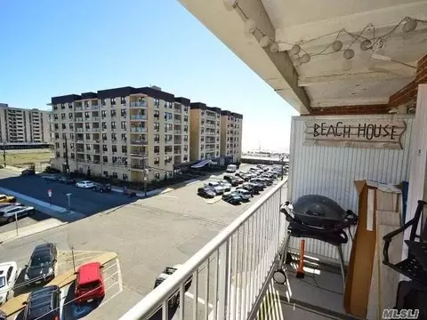55 Monroe Blvd #3L, Long Beach, NY 11561