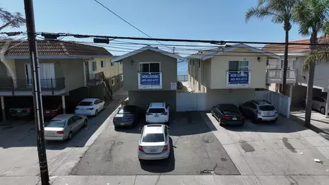6647 Del Playa Dr, Isla Vista, CA 93117