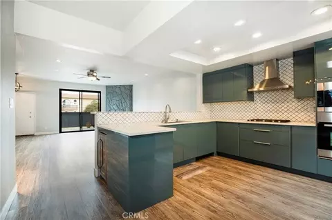 8150 Manitoba St, Playa Del Rey, CA 90293