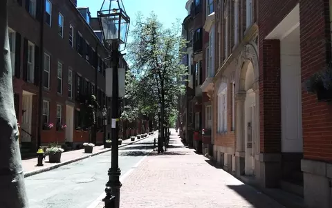 16 Temple St #2, Boston, MA 02114