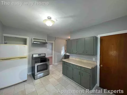 15 Bay State Ave #2, Somerville, MA 02144