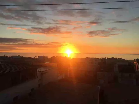 325 Monterey Blvd #A, Hermosa Beach, CA 90254