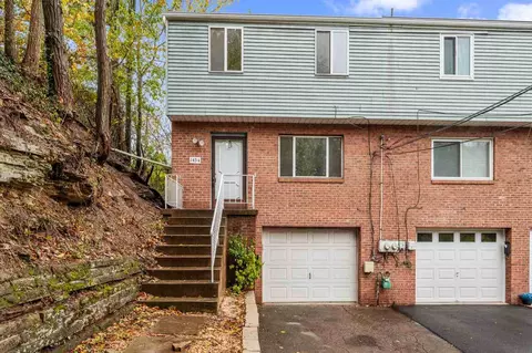 1434 Berry St, Pittsburgh, PA 15204
