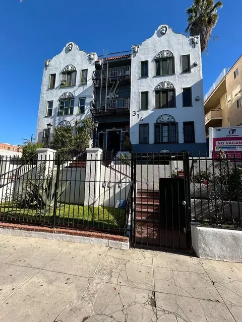 316 S Berendo St #205, Los Angeles, CA 90020