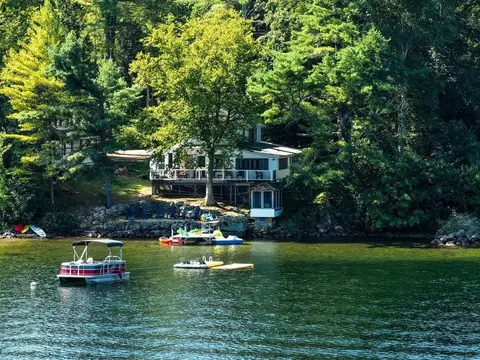 48 Old Clubhouse Ln, Bristol, NH 03222