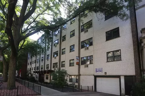525 W Oakdale Ave #308, Chicago, IL 60657
