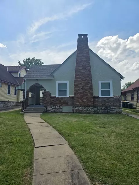 6210 Agnes Ave, Kansas City, MO 64130