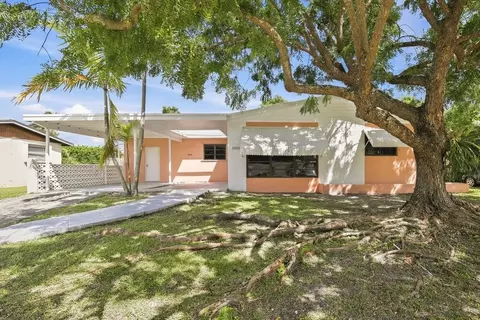 19101 Swct, Palmetto Bay, FL 33157