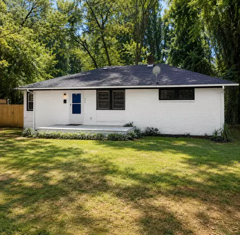 638 Vanderbrook Rd, Charlotte, NC 28215