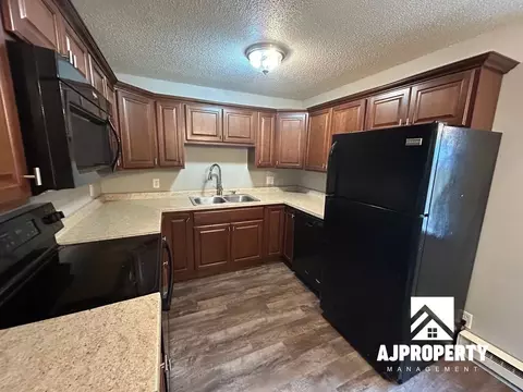 2109 S Cleveland Ave, Sioux Falls, SD 57103