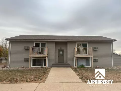 2109 S Cleveland Ave, Sioux Falls, SD 57103