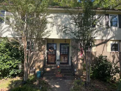 2519 Hawksbury Ln, Hoover, AL 35226