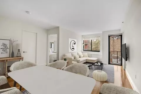 101 W 15th St #525, New York, NY 10011