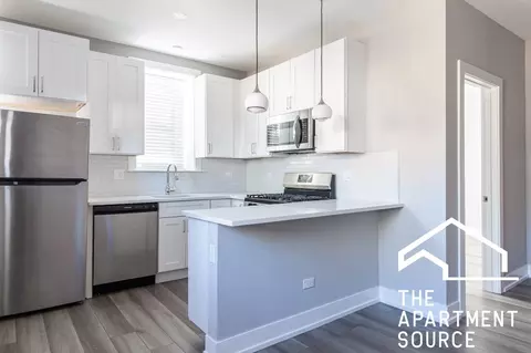 3937 N Janssen Ave #E3, Chicago, IL 60613