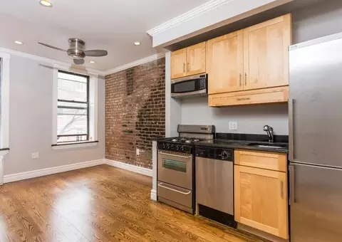 422 E 9th St #10, New York, NY 10009