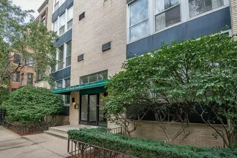 1425 N Dearborn St #C4, Chicago, IL 60610
