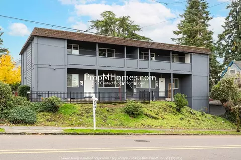 716 9th St, Oregon City, OR 97045