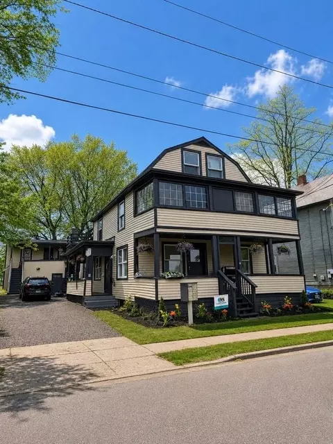 47 Willow St, Burlington, VT 05401