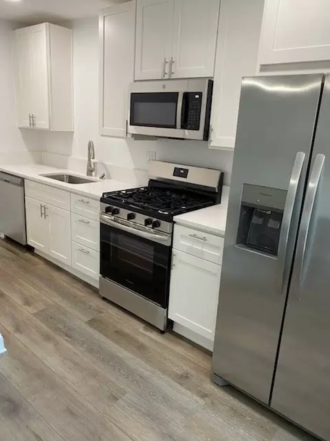 3640 Southwest Trfy #203, Kansas City, MO 64111