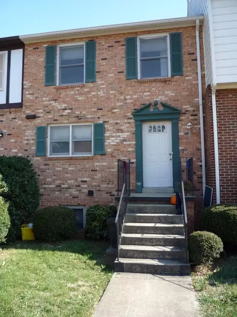 1130 Mountain View Dr, Harrisonburg, VA 22801