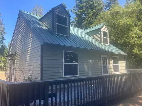 2899 Sunlight Dr, Clinton, WA 98236