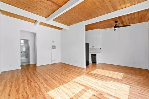 6114 Cahuenga Blvd #10, North Hollywood, CA 91606