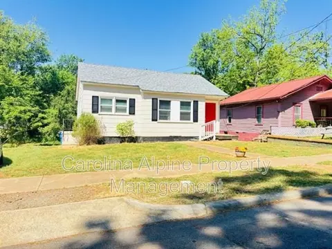 1030 Caldwell St, Statesville, NC 28677