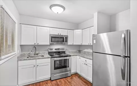 1100 N Wheeling Rd #3B, Mount Prospect, IL 60056