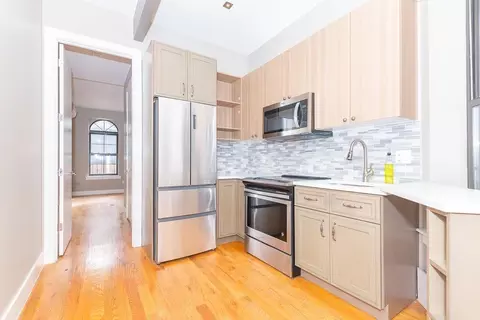 253 Hart St #3R, Brooklyn, NY 11206