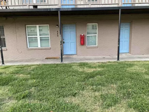 1150 Hollywood Dr #420, Jackson, TN 38301