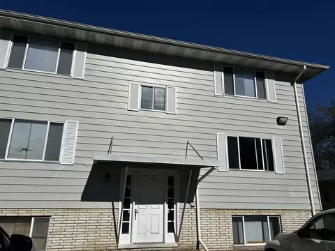 928 S Stewart St #3, Creve Coeur, IL 61610