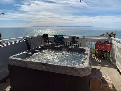 6773 Del Playa Dr, Isla Vista, CA 93117