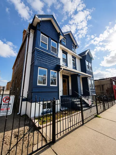 352 S 10th St #1D, Newark, NJ 07103