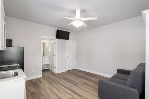 1367 NW 6th Ave, Gainesville, FL 32603