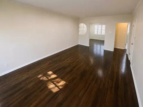 120 N Gale Dr #120, Beverly Hills, CA 90211