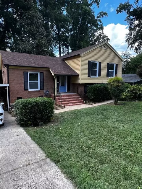 3520 Sargeant Dr, Charlotte, NC 28217